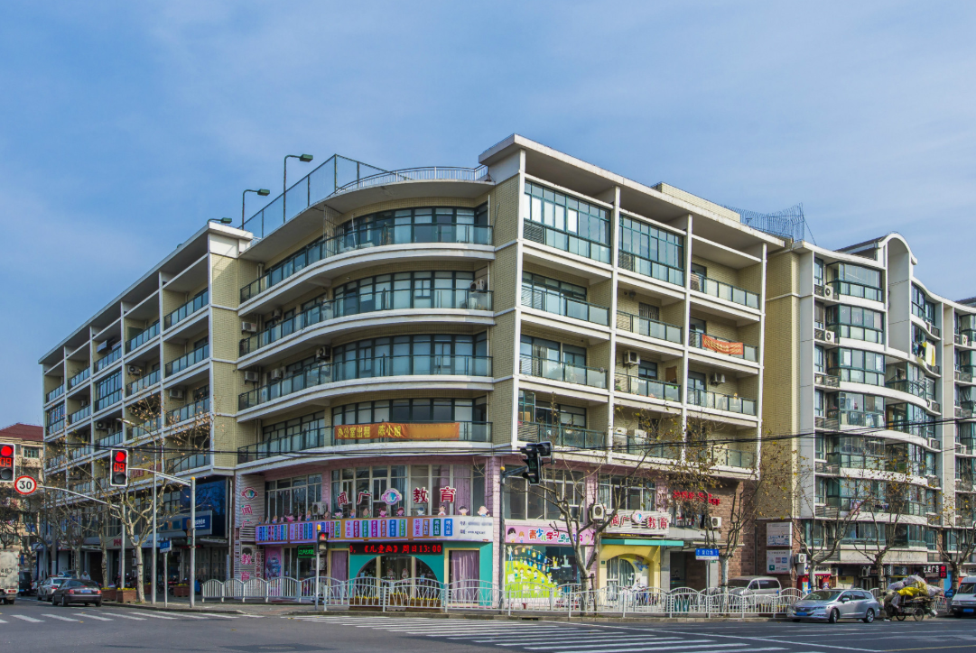上海銘暉商務樓：地鐵2號線旁，交通便利的商務新地標